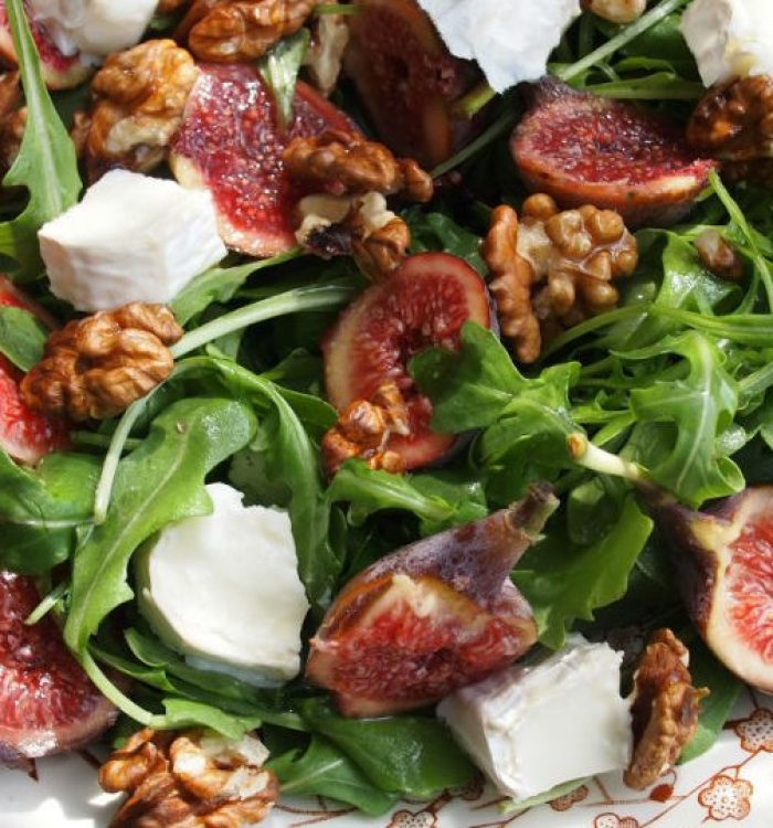 Κοτόπουλο με φρέσκα σύκα, ροκφόρ και ρόκα