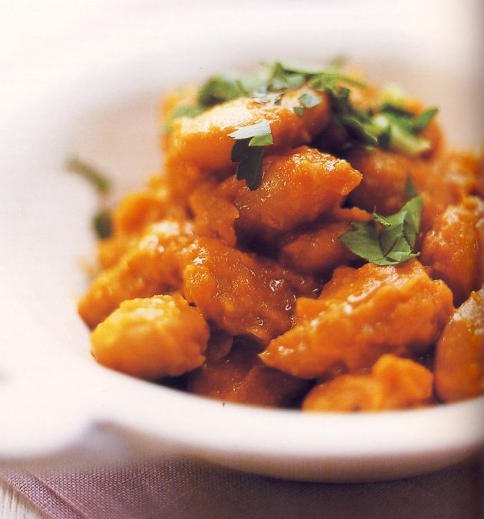 Γίγαντες γιαχνί με ελιές και κάππαρη