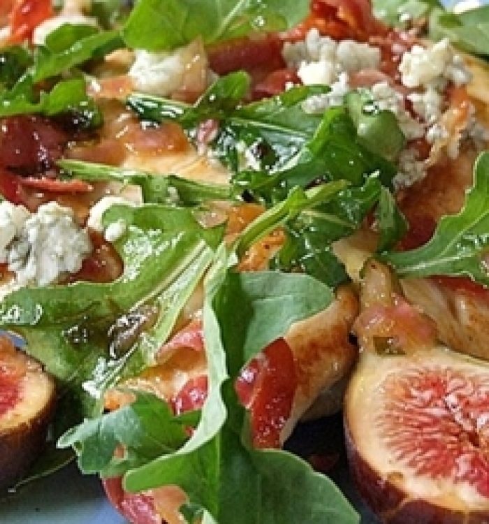 Κοτόπουλο με φρέσκα σύκα, ροκφόρ και ρόκα