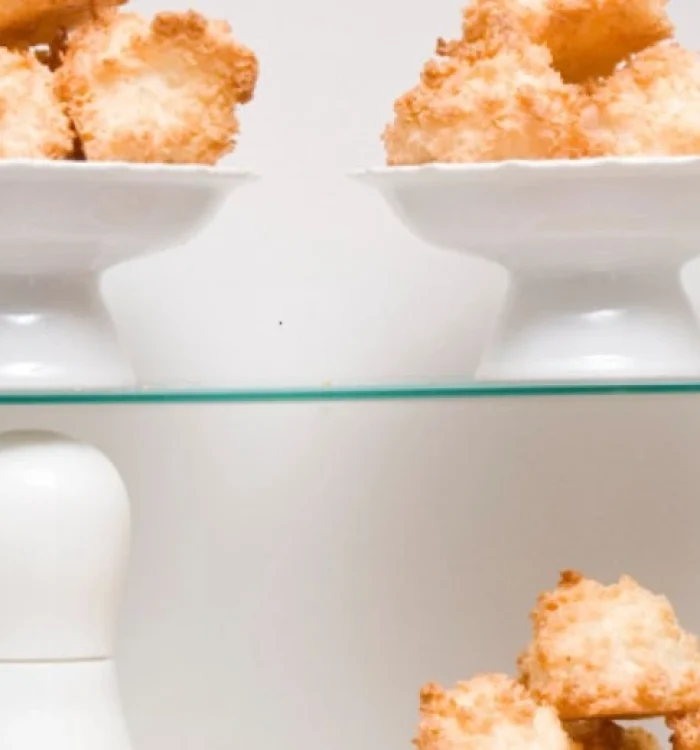 ΜΑΛΑΚΑ ΜΠΙΣΚΟΤΑ ΑΠΟ ΚΑΡΥΔΑ