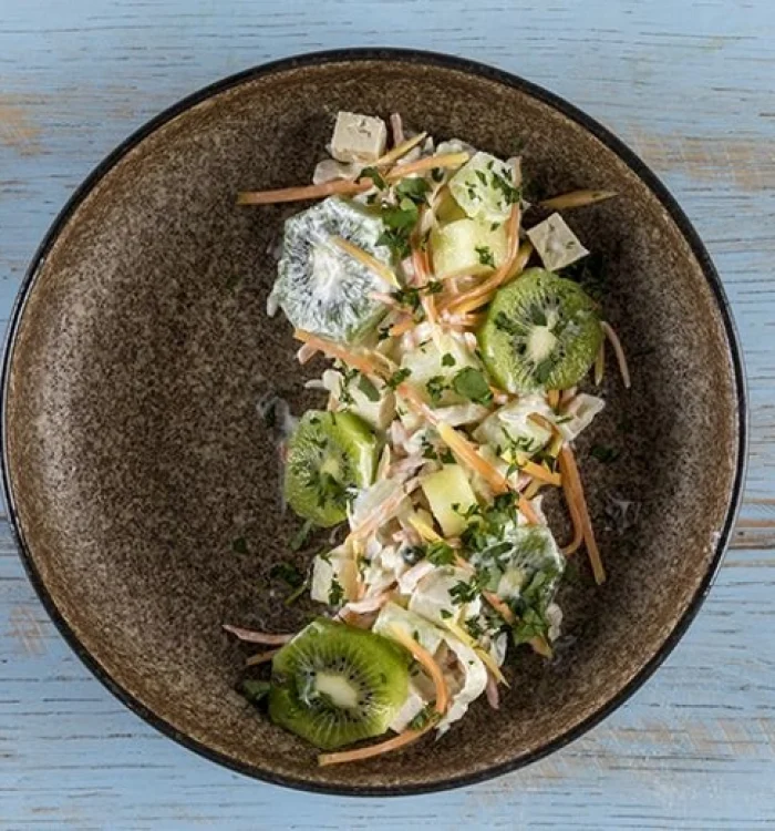 ΣΑΛΑΤΑ ΜΕ ΠΑΠΑΓΙΑ ΚΑΙ ΑΚΤΙΝΙΔΙΟ