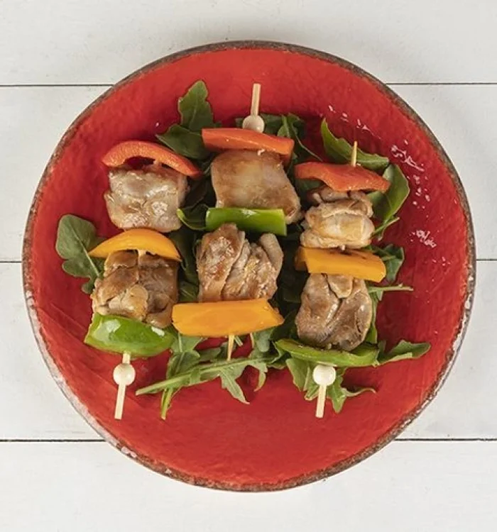 ΣΟΥΒΛΑΚΙ ΚΟΤΟΠΟΥΛΟ ΜΕ ΠΙΠΕΡΙΕΣ