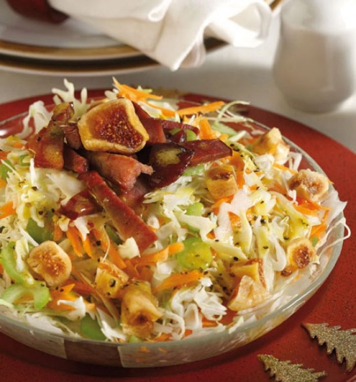 Σαλάτα λάχανο με σύγκλινο και ντρέσινγκ από ξερά σύκα